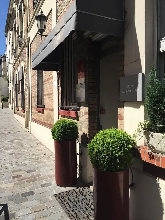 **  Hotel Des Beaux Arts Paris France